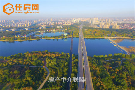 龙城华庭3室1厅1卫121.48㎡带车库